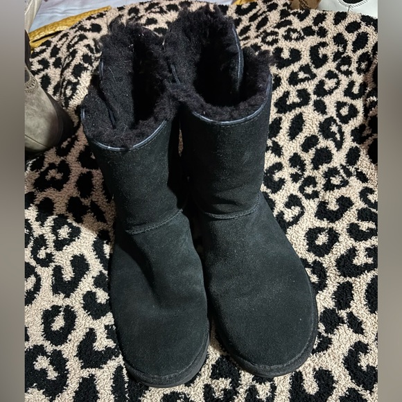 UGG Shoes - black ugg boots✨